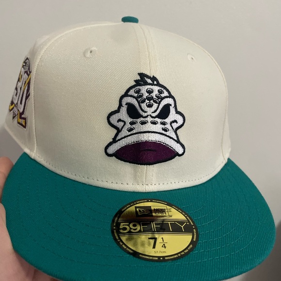 Hat Club New Era Anaheim Ducks 30thAnniversary Patch Mask size 7 1/4 brand n